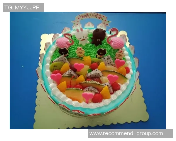 9岁男童生日庆祝篮球主题蛋糕带来的欢乐时光与友谊分享